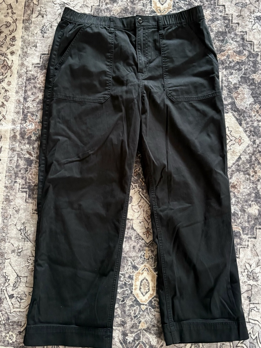 American Eagle Outfitters Black Cargo Pants, Large Short